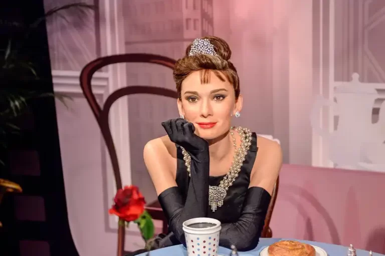 Bir Kadının Güzelliği Gözlerinde Görülür…